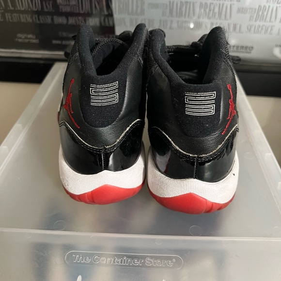 Jordan 11 Retro Bred - Picture 2 of 3
